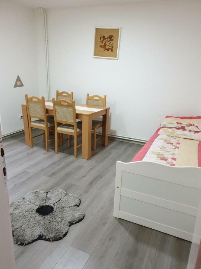 トゥズラApartman Cityアパートメント エクステリア 写真